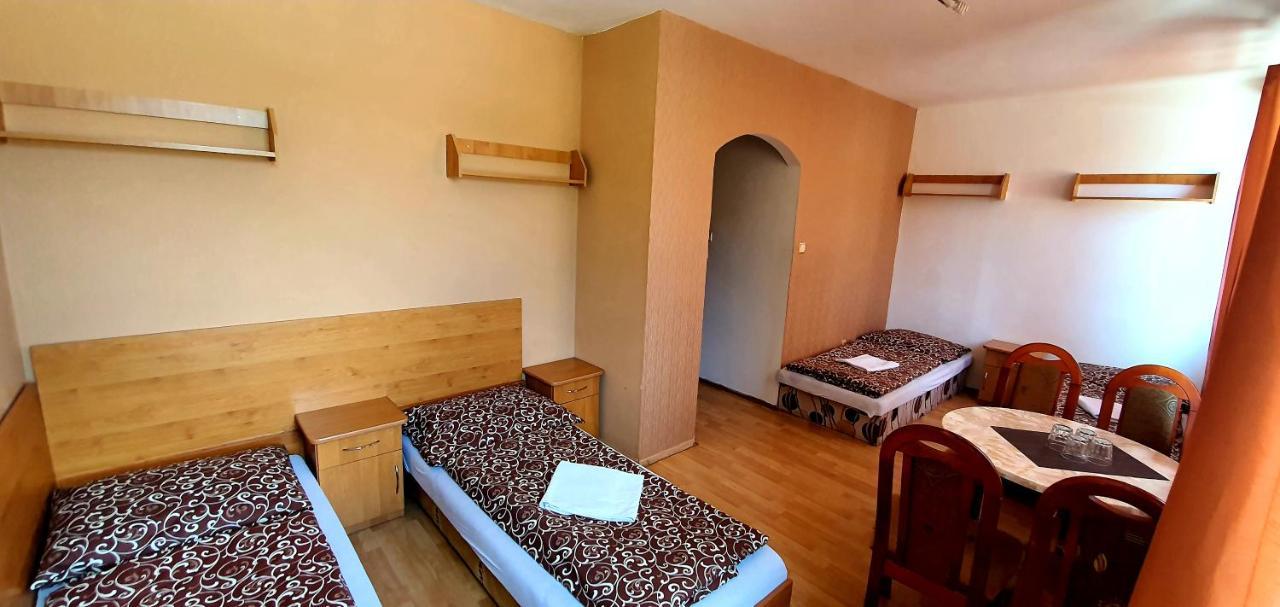 Penzion Highway Hotel Ruzomberok Exterior photo