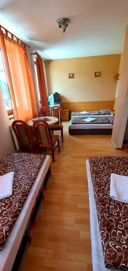 Penzion Highway Hotel Ruzomberok Exterior photo