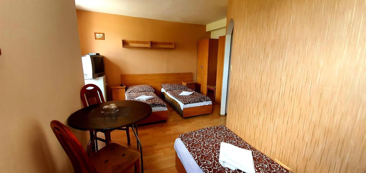 Penzion Highway Hotel Ruzomberok Exterior photo